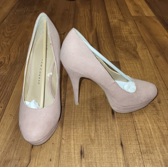 Lauren Conrad, size 6, pink Suede heels - Picture 2 of 7